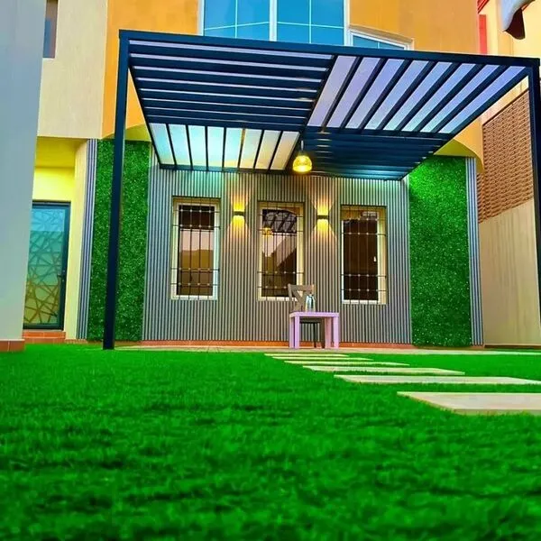 مظلات في حي الربيع