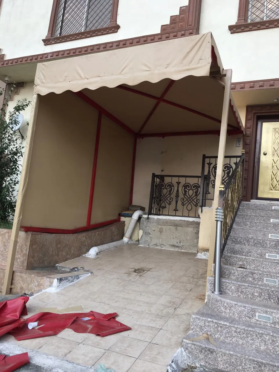 مظلات في حي نمار بالرياض