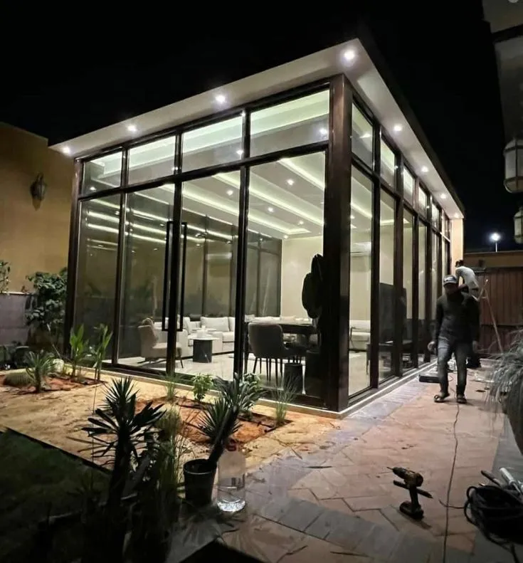 مجالس زجاجية