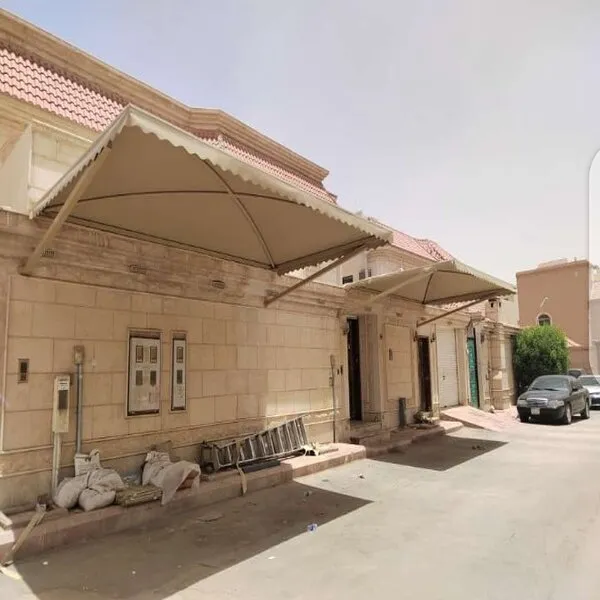 مظلات مواقف سيارات  تركيب في الخرج