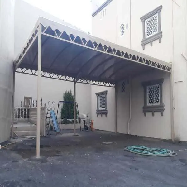 تركيب مظلات في حي الخزامى بالرياض