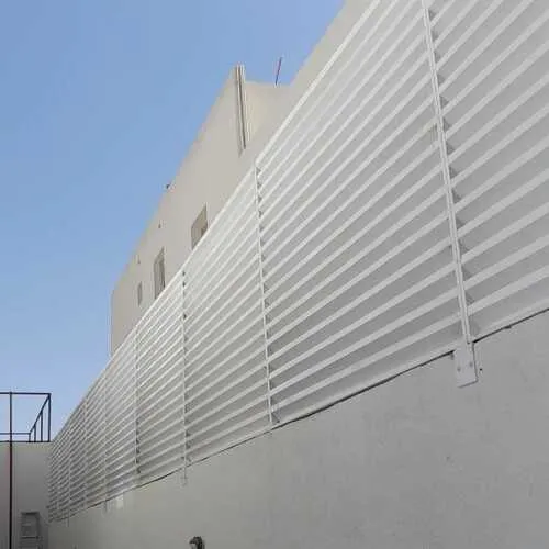 سواتر للسور جدارية تركيب ساتر على الجدار 