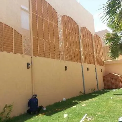 سواتر للسور جدارية تركيب ساتر على الجدار 