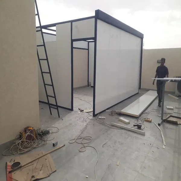 مستودعات (ساندوتش بنل)