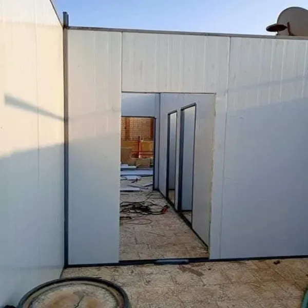 مستودعات (ساندوتش بنل)