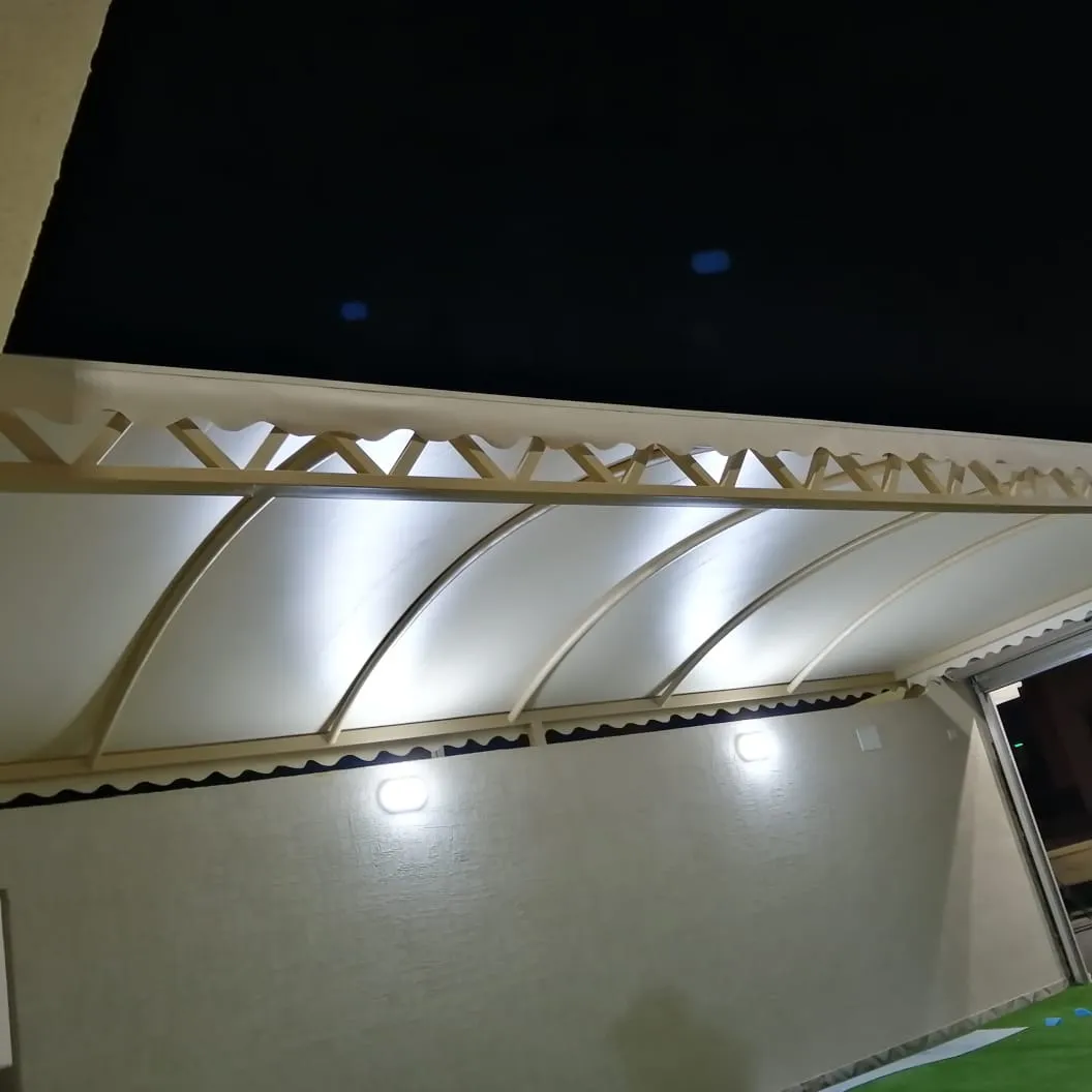 تركيب مظلات في حي الملز بالرياض