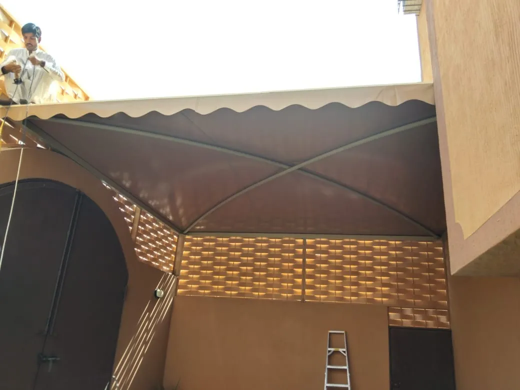 تركيب مظلات في حي الملز بالرياض