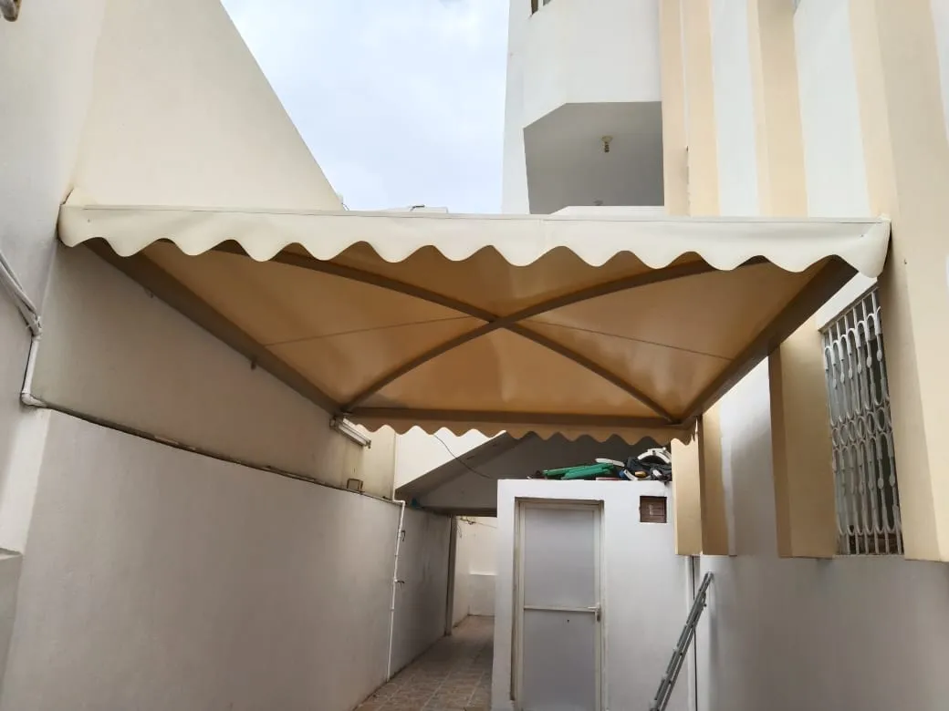 تركيب مظلات في حي الملز بالرياض