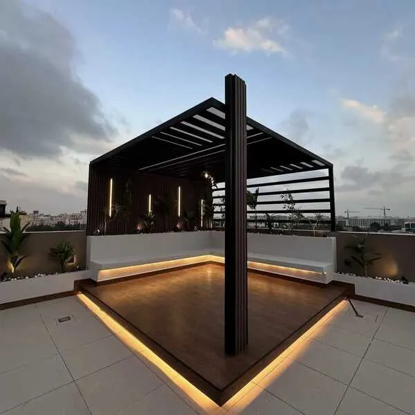 مظلات في حي الربيع