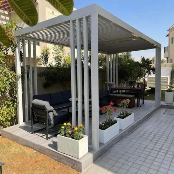 مظلات في حي الربيع