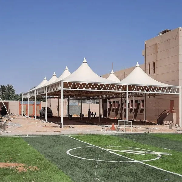 مظلات في حي نمار بالرياض