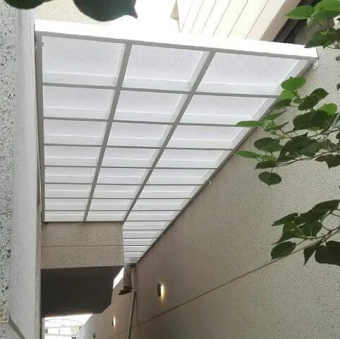 مظلات البوابات في المنازل والمباني التجارية في الرياض