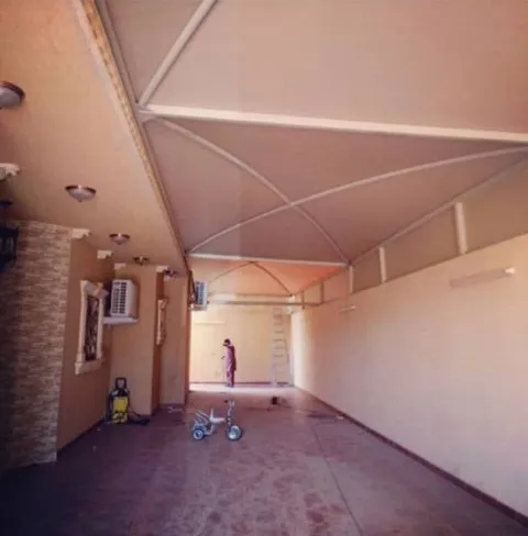 مظلات البوابات في المنازل والمباني التجارية في الرياض